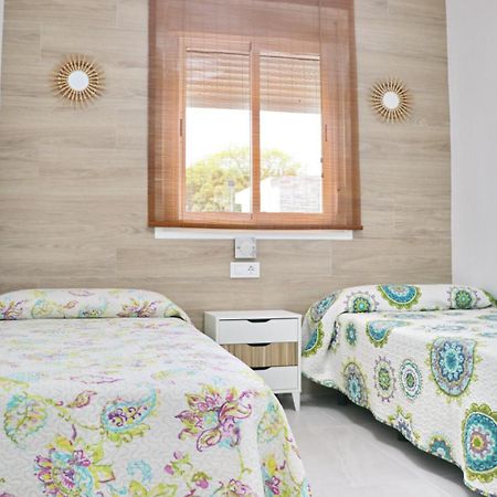 Chalet Veron โกนิล เด ลาฟรอนเตรา ภายนอก รูปภาพ